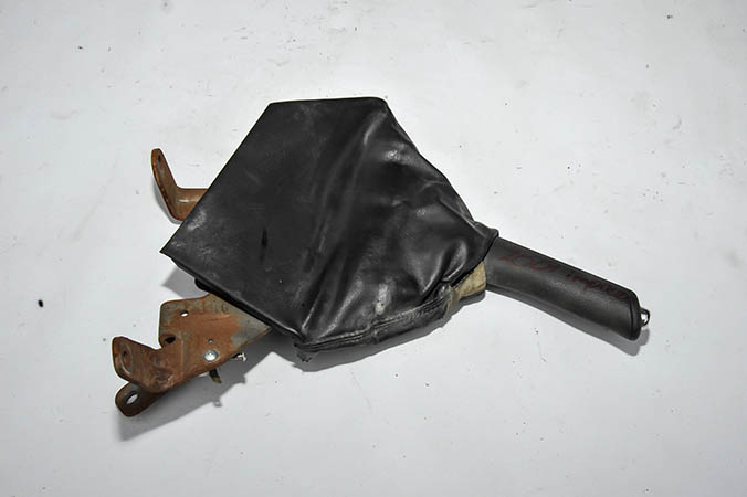 İX ÇIKMA PARÇA EL FRENİ.JPG